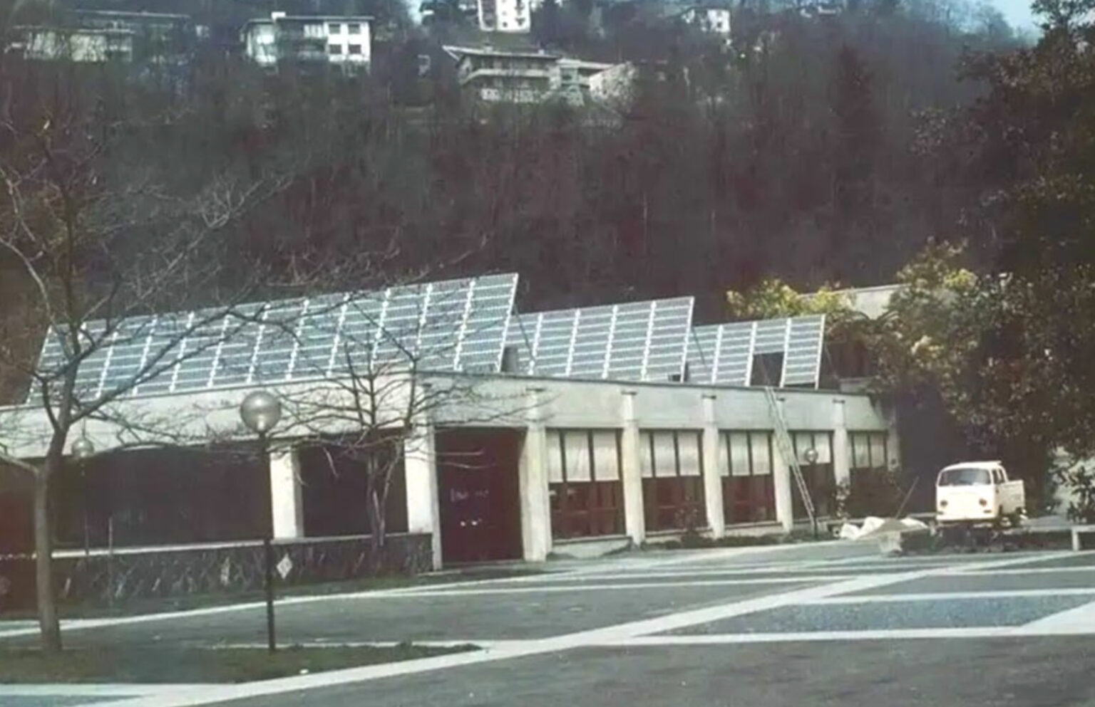Europe's first photovoltaic panel installation still in operation after 42 years instalatie-fotovoltaica