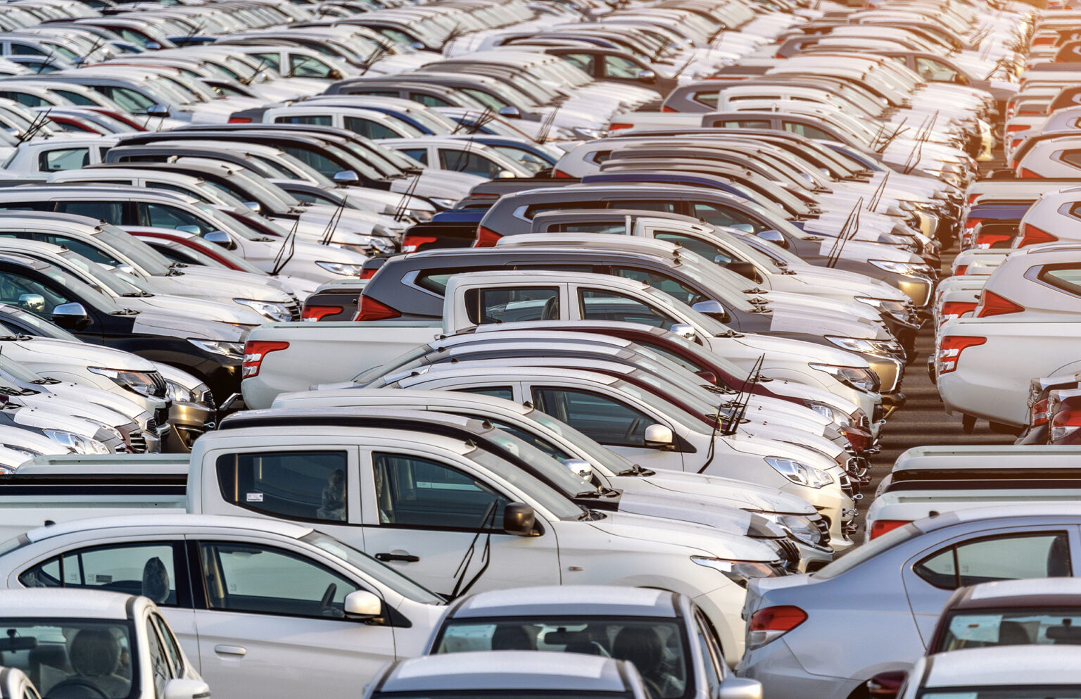 Înmatriculările de autoturisme electrice cresc cu 76% în România, în S1 masini second hand
