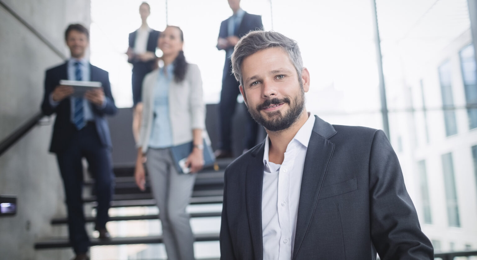 Jumătate din oamenii de afaceri români consideră reglementarea ca principal risc business-leader