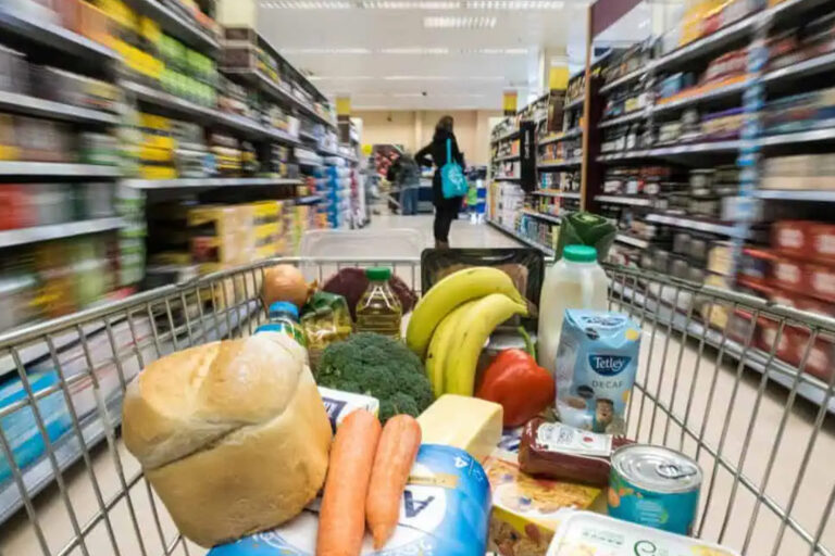 Sharp fall in consumption in 2025, consumer confidence at 15-year low scaderea consumului
