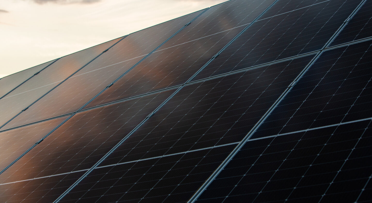 BERD finanțează cu 34 mil. euro proiecte solare majore în România BERD