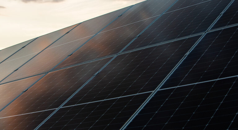 BERD finanțează cu 34 mil. euro proiecte solare majore în România BERD