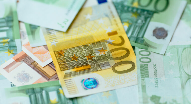 România trece la activități cu valoare adăugată mare, pregătirea pentru IA este deja parte din motivele care atrag investitorii- analiză impozite PFA