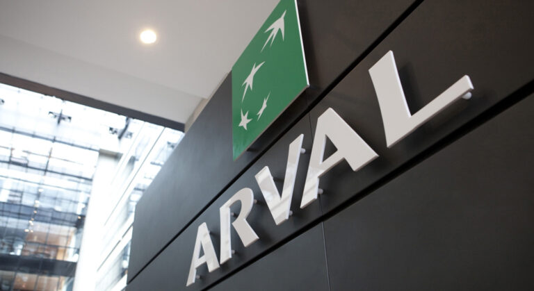 Arval: Flota ajunge la aproape 1,9 milioane de vehicule, din care 37% electrificate