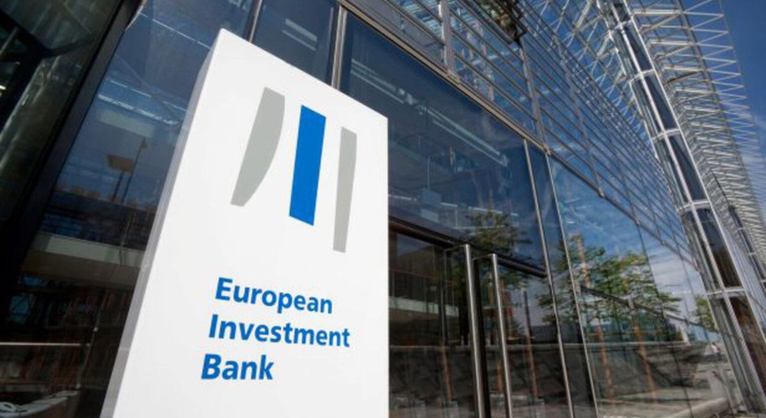 BEI acordă 30 mil. euro Grupului Rohlik pentru automatizare și dezvoltarea AI