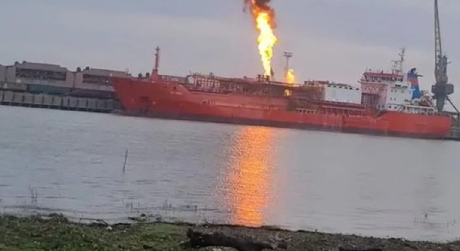 Nava lovită de dronă între Sulina și Sfântu Gheorghe arată pericolul pentru securitatea energetică zonală