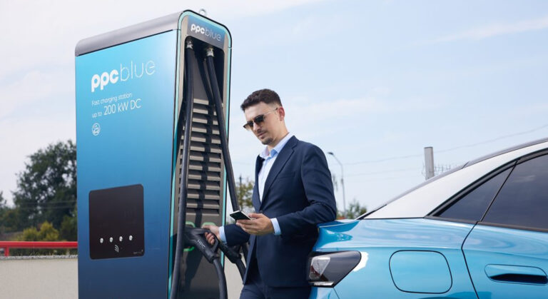 PPC: Șapte stații de încărcare ultra-rapide pentru vehicule electrice, puse în funcțiune la Aeroportul Otopeni