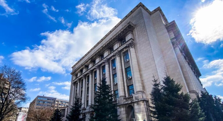 Angajații instituțiilor finanțate din venituri proprii vor putea primi sporuri de până la 20%