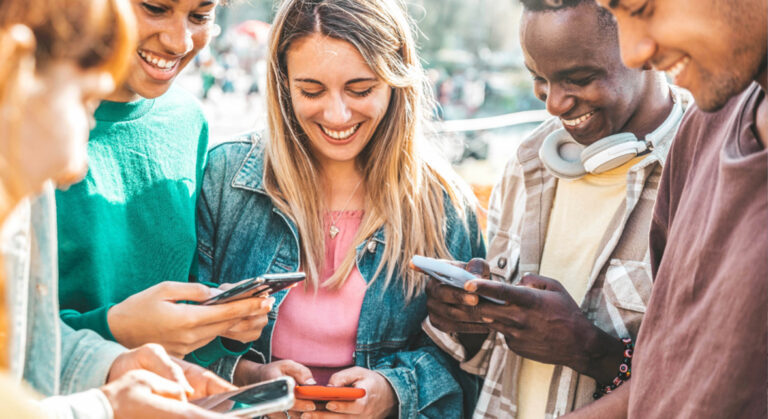 Eurostat: Tinerii din Bulgaria și România sunt pe ultimele locuri din Europa la competențe digitale de bază