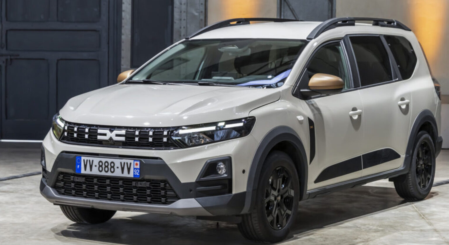 Dacia, între presiunea corporativă și riscul economic real în România – analiză AEI