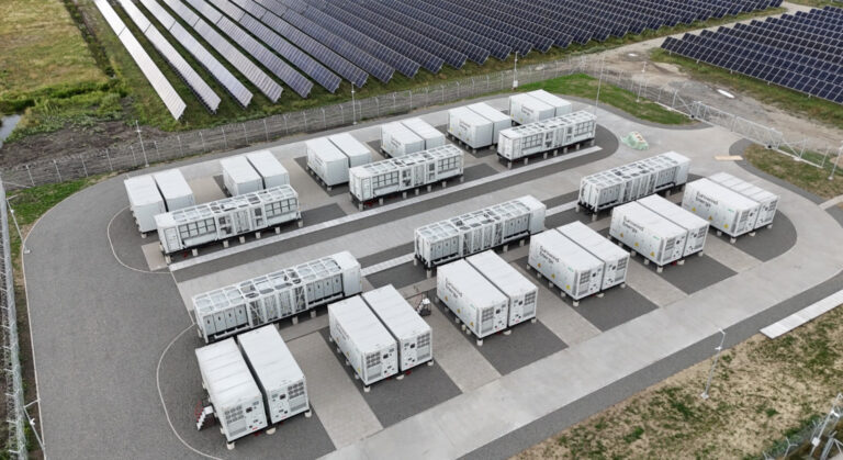 Eurowind Energy finalizează sistemul de stocare de 120 MWh de la Teiuș