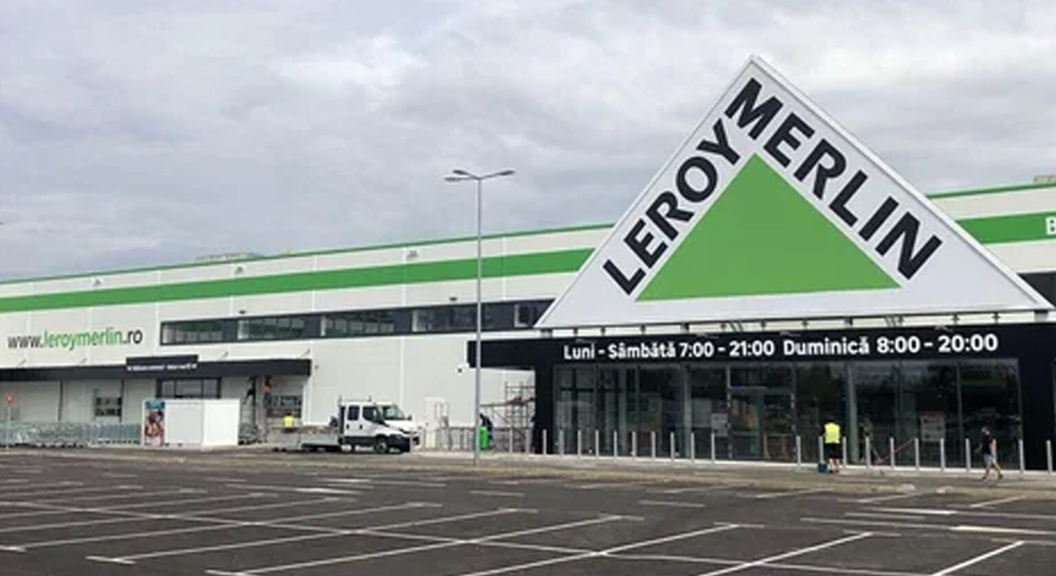 Leroy Merlin 2025: Peste 1,3 mil. euro investiții în comunități