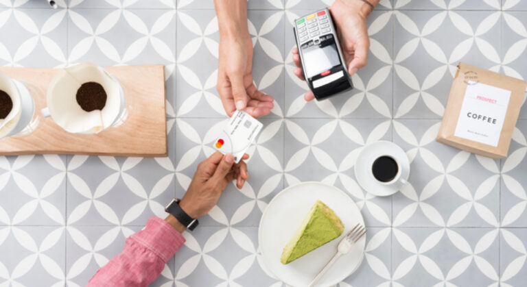 Mastercard va permite plăți offline și în România, inclusiv în cazul penelor de curent, din 2027